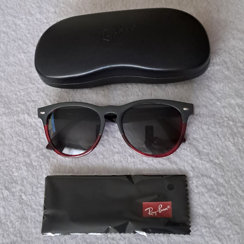 Ray-Ban Eyeglass Frame With Case & Cloth